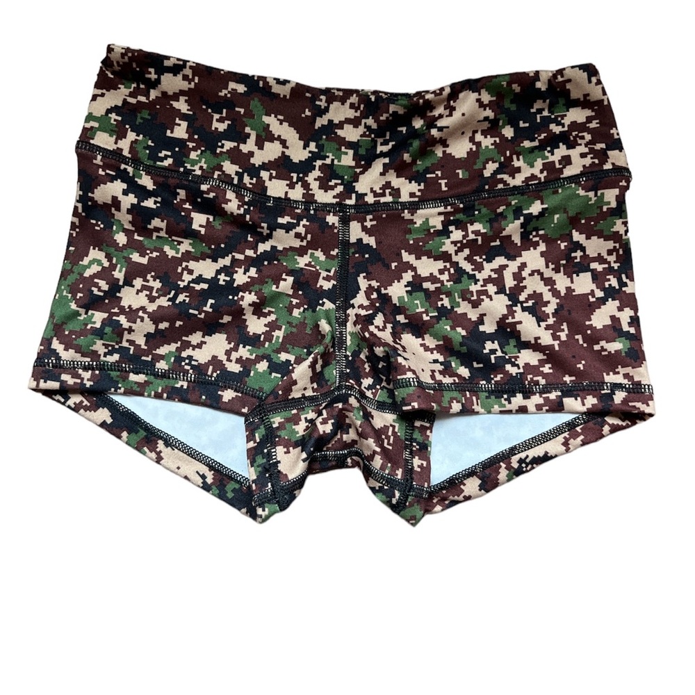 Fleo camo athletic shorts size XS